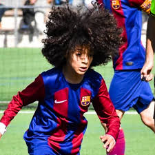 FC Barcelone : Adam Qaroual, le talent fou de 12 ans déjà comparé à Diego  Maradona