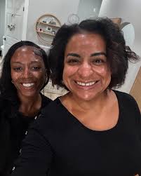 Sip and Shop with my ladies + Reyshan 😊 at the Cornerstone Caregiving  Holiday Event @shopemilymccarthy