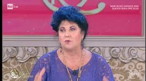 La sua risposta, che ha dato anche in. Quelle Brave Ragazze S2018 Marisa Laurito Oggi E Una Pittrice E Scultrice Un Artista A Tutto Tondo 05 06 2018 Video Raiplay