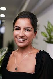 Robyn Major's Instagram, Twitter & Facebook