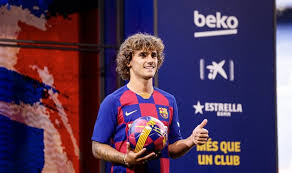 Antoine griezmann) 21 марта 1991 год, макон, франция французский футболист, ⭐нападающий клуба «фк атлетико мадрид». Chempionat Ispanii Po Futbolu Barselona Doplatila 15 Mln Evro Za Transfer Grizmanna Chtoby Izbezhat Skandala