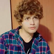 Stephanie Roca (@stephrocam)