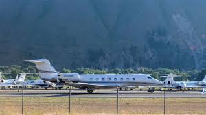 It sacrifices the length of its cousin for width, making it one of the private planes with the widest fuselages. Billionaires Descend On Sun Valley In Private Jets To Talk About Climate Change Timesnow Business