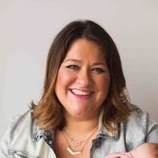 Lora Morgan's Instagram, Twitter & Facebook