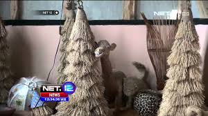 Kesan natural dari bambu membuat nuansa rumah semakin cozy dan artistik. Pohon Natal Dari Akar Wangi Karya Penyandang Disabilitas Raup Untung 64 Juta Net12 Youtube