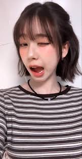 一定有人在逼劉知珉wink 還把劉知珉比sos的手截掉⋯⋯ 誤導大眾她是願意的aespa