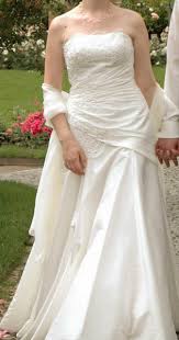 Erfahre hier news und infos zum charmed reboot. Brautkleid Valerie By Kleemeier In Ivory A Linie Kleiderkorb De