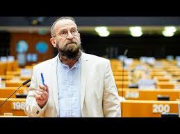 A brüsszeli szexpartiról alsógatyában menekülő szájer egy 200 millió forintos villában remeteként búslakodik. Brussels Sex Party Hungarian Mep Jozsef Szajer Admits To Being At Unlawful Gathering Youtube