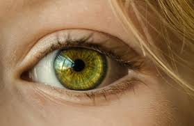 Посмотри в глаза: чем может рассказать цвет глаз человека