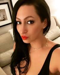 Lindsey Nicole's Instagram, Twitter & Facebook