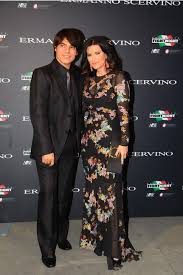 Paolo carta is best known for being a musician. Laura Pausini Paolo Carta Laurapausini Paolocarta Fashion And Charity Come Together In The Celebrity Fight Night For The First Time In Italy
