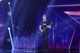Proiectul este o franciză got talent. Romanii Au Talent Andrei Trandafir A Incins Atmosfera Cu O Interpretare ElectrizantÄƒ La ChitarÄƒ