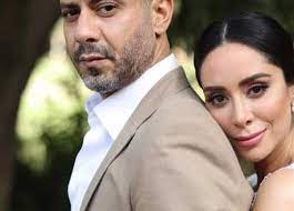 كشف الفنان محمد فراج، سبب ظهوره بالذقن خلال مهرجان الجونة، قائلا إن سبب اللحية هو تصوير مسلسل من تأليف وإخراج تامر محسن، ويشارك فيه منى زكي ومحمد ممدوح وسيد رجب. Ù„Ù‚Ø·Ø§Øª Ø±ÙˆÙ…Ø§Ù†Ø³ÙŠØ© ÙˆÙŠÙ‚Ø±Ø¹ Ø¹Ù„Ù‰ Ø§Ù„Ø·Ø¨Ù„Ø© Ù…Ø­Ù…Ø¯ ÙØ±Ø§Ø¬ ÙŠØ³ØªØ¹Ø¯ Ù„Ø­ÙÙ„ Ø¹Ù‚Ø¯ Ù‚Ø±Ø§Ù†Ù‡ Ø¹Ù„Ù‰ Ø¨Ø³Ù†Øª Ø´ÙˆÙ‚ÙŠ ÙÙŠØ¯ÙŠÙˆ Ø§Ù„Ù…ØµØ±ÙŠ Ø§Ù„ÙŠÙˆÙ…