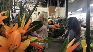 Fresh flowers shipped directly from growers at low prices per stem. Despite National Flower Shortage Norfolk Florist Hard At Work For Mother S Day 13newsnow Com