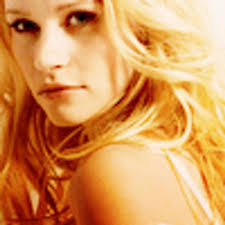 Denise Lively's Instagram, Twitter & Facebook