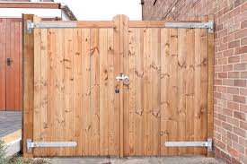 This privacy fence idea comes from the realization that the materials are easily available in the market and cheap. How To Build A Double Fence Gate Buildeazy