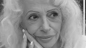 Çöp arabasına otostop yaptı aysel gürel, ilginç açıklamaları, yaptığı sıradışı hareketlerle uzun süre akıllardan silinmeyecek. Turkiye Nin Ilk Anarsist Kizi Aysel Gurel