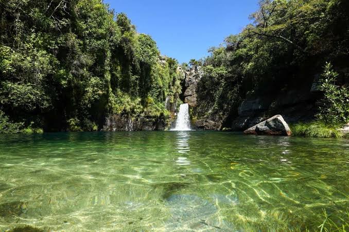 As águas refrescantes do Complexo do Prata, gerada com IA