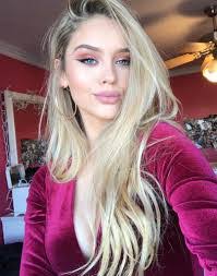 Hannah Spence's Instagram, Twitter & Facebook