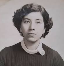 Ada Alicia Giron, whose Chicago bookstores offered a bit of home for  Spanish-speakers, has died at 83