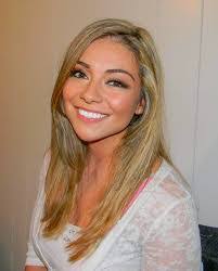 Loretta Gonzalez's Instagram, Twitter & Facebook