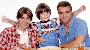 Brotherly love is an american sitcom that ran from september 16, 1995 to april 1, 1996, on nbc, and then moved to the wb, where it aired from september 15 the primary focus of the series is on the relationship of three brothers, played by joey lawrence, matthew lawrence, and andrew lawrence. A Brotherly Love Revival With Joey Matthew And Andrew Lawrence Is Happening Sort Of Entertainment Tonight