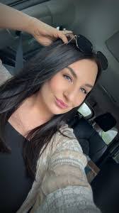 Tricia Savage's Instagram, Twitter & Facebook