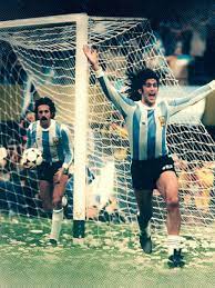 Kempes led argentina to their first ever world cup title in 1978 where he also picked up the golden boot. Leopoldo Luque Y Mario Kempes Leyendas De Futbol Mario Kempes Futbol Argentino