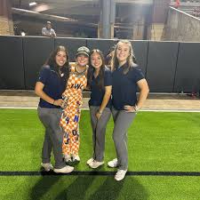 Hey y'all, my name is Elissa Boyce and I'm from Cypress, Tx. I am 100%  committed to the University of Arkansas and will be rushing. I plan to  study exercise science with