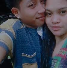 Sharing last gallery photos and personal stories