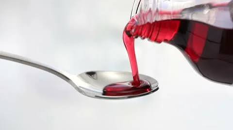 Dosage précis de TOSEINA SYROP dans une cuillère graduée