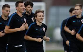 David beckham, vlasnik kluba iz… kapetan hrvatske nogometne reprezentacije luka modrić najavio je u ponedjeljak objavljivanje svoje knjige, autobiografije nazvane… Zasto Je Modric Kod Penala Skinuo Traku Za Kosu