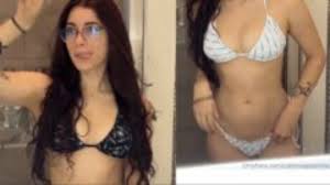 Catarina Paolino ruiva do tik tok só de calcinha.