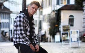 With simply red flannel shirts out of the way, we can concentrate on more viable and most importantly, stylish options. How To Wear A Flannel Shirt For Men 2021 Outfit Ideas