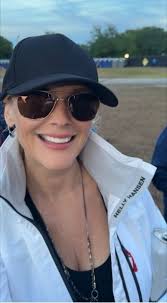 fabricofamerica #americandreamer #americanmade #believeintheusa #mindset  #liveitwild #gretchenphilyaw