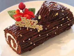 Yule Log Cake Looks Yummy Christmas Log Cake Christmas Cake Xmas Cake