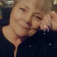 Do nurses have a responsibility to report colleagues' personal issues that  may affect their work?