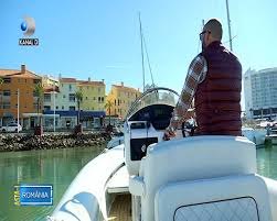 Ai nimerit cu mașina direct în groapă? Asta I Romania Duminica La Asta I Romania Algarve Facebook