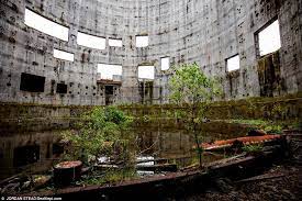 It was to be the largest nuclear power project in american history. Satsop Nuclear Power Plant In Elma Washington Now Used As A Film Set Daily Mail Online