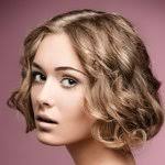 Finde deinen neuen haarlook in über 56.600 frisurenideen für sie & ihn! A Line Bob Mit Angestuftem Kurzem Hinterkopf Kinnlange Frisuren
