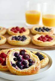 20 Last Minute Easy Easter Brunch Recipes You Can Make In 30 Minutes Or Less Easter Brunch Food Breakfast Pastry Recipes Easy Easter Brunch Recipes