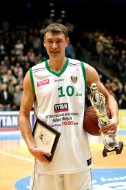 Reprezentację swojego kraju prowadził dwukrotnie podczas mistrzostw europy oraz podczas mś w japonii w 2006 roku. Adam Wojcik Koszykarz Wikipedia Wolna Encyklopedia