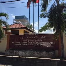 Sebanyak 89,709 adalah lelaki dan perempuan sebanyak 96,557 orang. Pejabat Agama Kubang Pasu Mosque