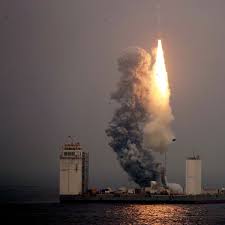 China Startet Erstmals Rakete Von Schiff Aus Der Spiegel