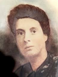 Caldor! I remember the gray letters and orange and brown rainbows! That's  my grandmother and Aunt Mary!