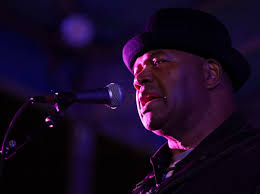 Algiers Holiday Bonfire & Concert brings a crowd