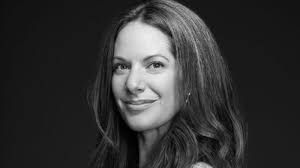 Elaine Hammer's Instagram, Twitter & Facebook