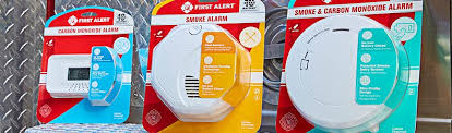 Battery powered alarms provide continuous monitoring of co. First Alert 1039760 1 9 D White Surface Mount Explosive Gas Carbon Monoxide Alarm With Battery Backup Digital Display Camperid Com