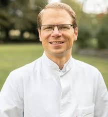 Ärzte und Stationsleitung