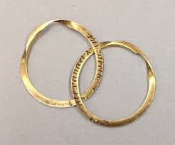 The two rings interlock for an unusual and modern take on a man's wedding ring. The Wedding Ring That Alexander Hamilton Gave To Elizabeth Schuyler Susan Holloway Scott Bestselling Historical Fiction Author